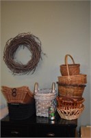 9 Nice Country Baskets and Wreath