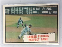 1961 Topps Baseball Card #402 - Larsen Pitches