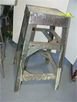 METAL INDUSTRIAL STOOL