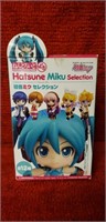 miku hatsune figure