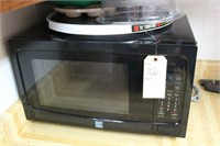 Microwave working & 18" turntable and more