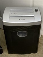 Fellows 8 Sheet Paper Shredder