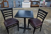 Table w/ 2 Chairs