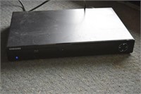 Samsung BluRay Player (no reomote / powers on)