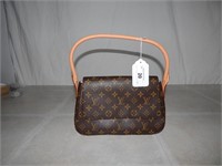 Louis Vuitton LV Logo Leather Purse Bag