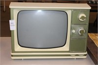 VINTAGE 1978 SMALL TV