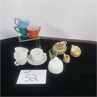 Miscellaneous Doll Dishes (18 pieces)