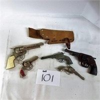 5 Cowboy Pistols Toys