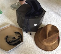 Men's hat & 2 ladies hats & hat box