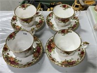 4 Royal Albert Teacups & Saucers - Old Country