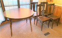 Table w/ 4 antique oak T-back chairs