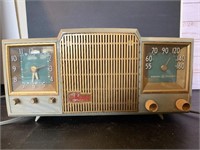 Vintage General Electric Musaphonic radio clock
