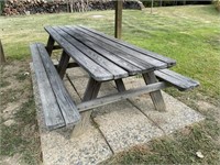 Wood picnic table