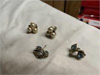 2 SETS CLIP ON EARRINGS