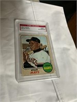 62 WILLIE MAYS  GRADED CARD