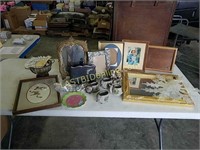 Picture frames and knickknacks