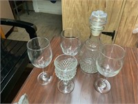 4 WINE GLASSES AND DECANTER