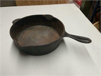 CAST IRON FRYING PAN