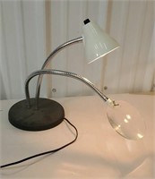 Cast iron base magnifying table lamp
