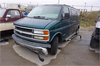 1999 Grn Chevy Express