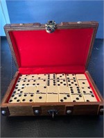 Vintage Dominoes in Wooden chest set