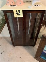 Cabinet with Glass Shelves (Rm1)
