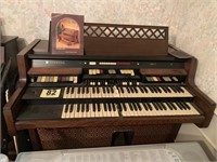 Hammond Organ Model 820 (Rm2)