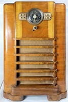 Vintage Zenith Console Radio Model 1005
