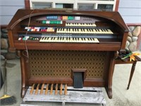 ORGAN WITH STOOL