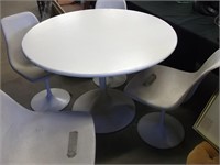 RETRO DECO ROUND TABLE WITH 4 CHAIRS