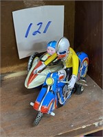 WIND UP TIN MOTORCYCLE W/SIDE CAN MADE IN CHINA