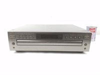 Lecteur CD JVC, modèle XL-F115TN -