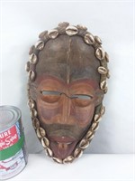 Masque ethnique en bois
