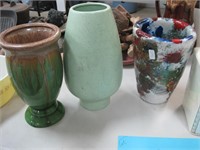 3 pottery vases