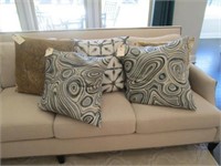 5PC ASSORTED PILLOWS