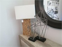 LAMP WITH DECO ITEMS