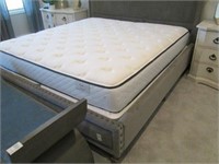 KING MATTRESS AND BOXSPRING