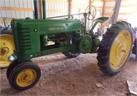 1945 JOHN DEERE MODEL B - ROW CROP TRACTOR