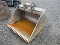 60" Clean-Up / Muck Bucket