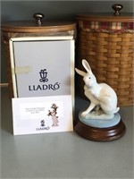 New Vintage Lladro Washing Up Bunny Statue