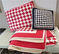 FULL SIZE RED & WHITE QUILT W/2 THROW PILLOWS