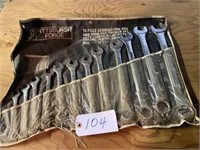 SET OF OPEN/BOX END WRENCEHES - 1/2" TO 1 1/4