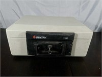 Sentry 1100 Safe With Key