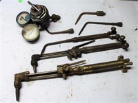 LOT OF WELDING TORCHES AND GAUGE