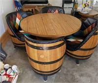 Round Barrel Table w/4 Barrel Type Chairs