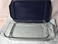 Pyrex 9 X 13" Glass Baking Dish With Lid