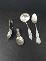 Group of sterling spoons  89 g