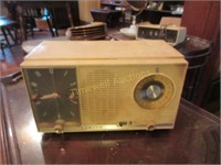 Zenith vintage clock radio