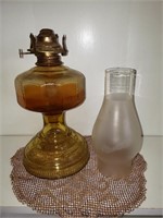 VINTAGE OIL LAMP - AMBER