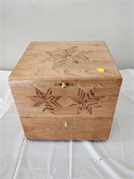 small wood chest  12x10x11